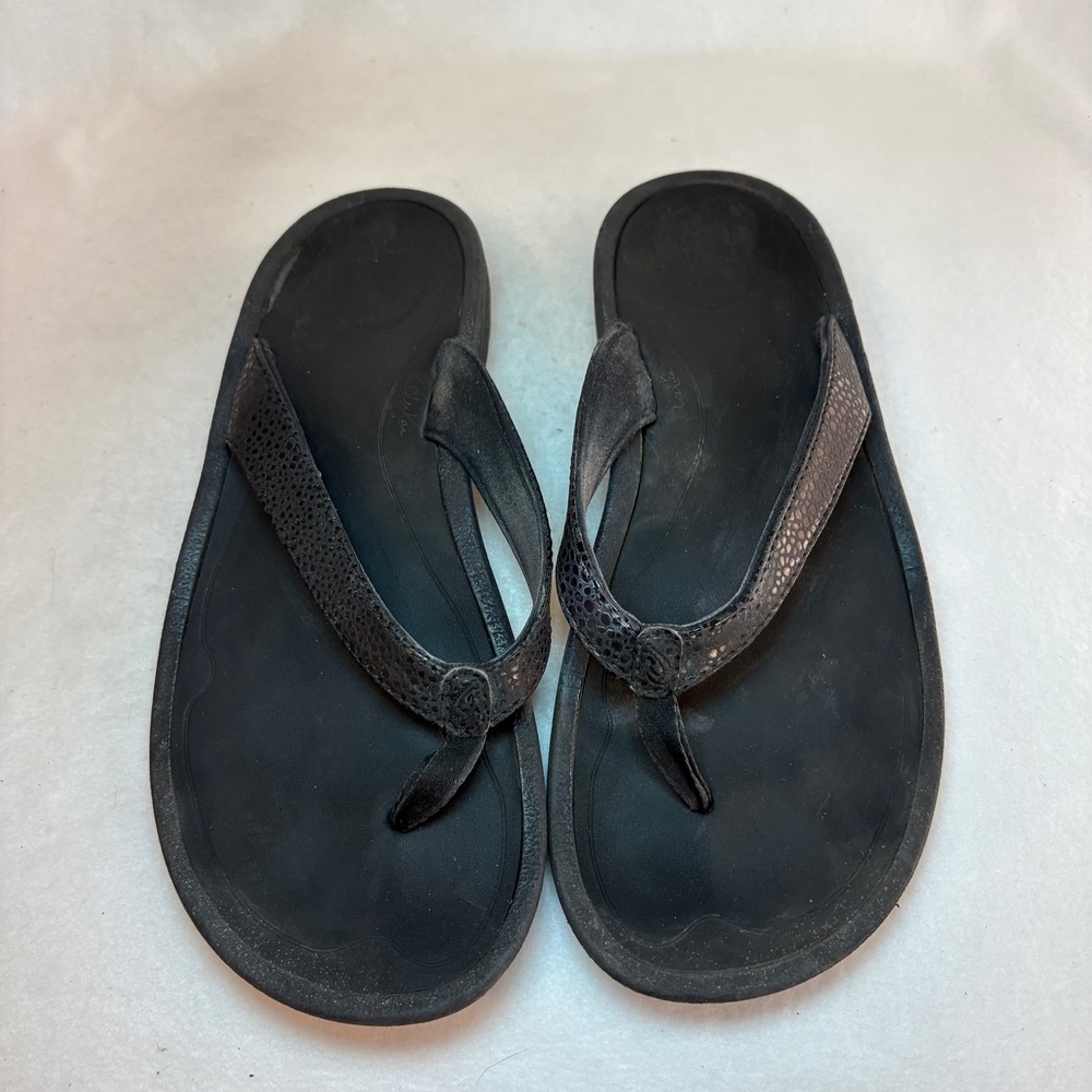 Olukai Hoopio Black Metallic Snake Print Flip Flop Sandals Womens 8